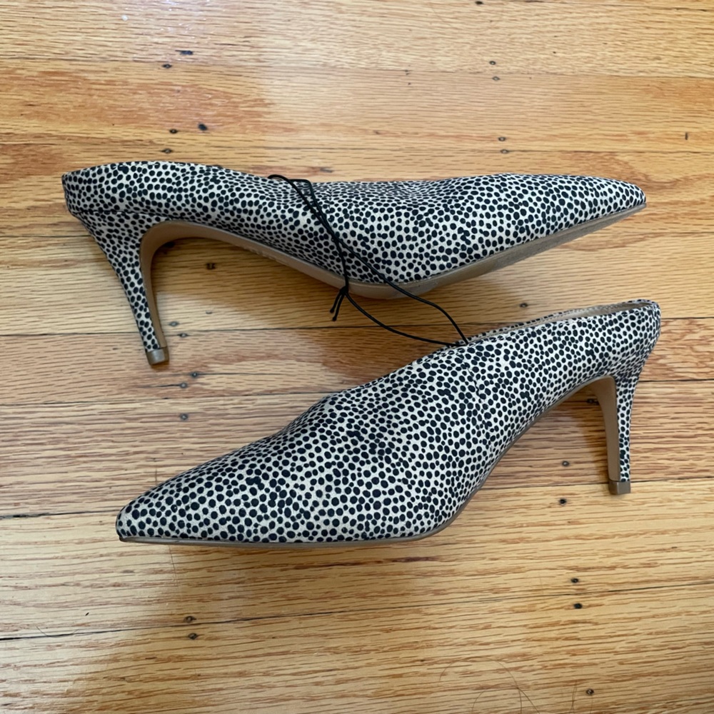Express backless pointed heel with print size 8